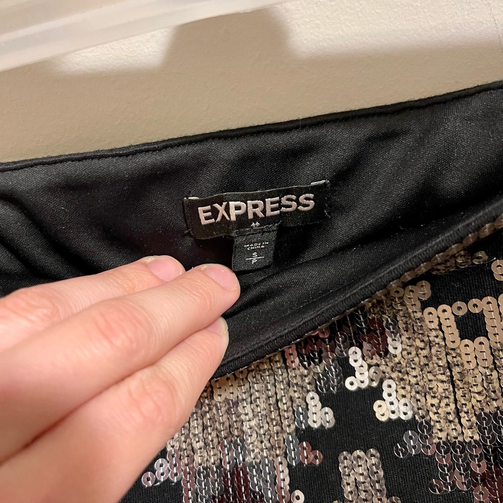 EXPRESS SKIRT - Picture 3 of 3